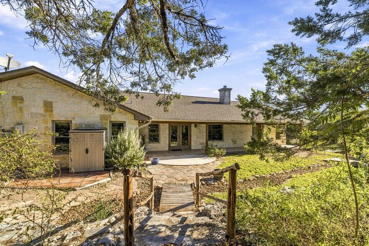 Property Photo:  312 Cave Springs Dr  TX 78024 