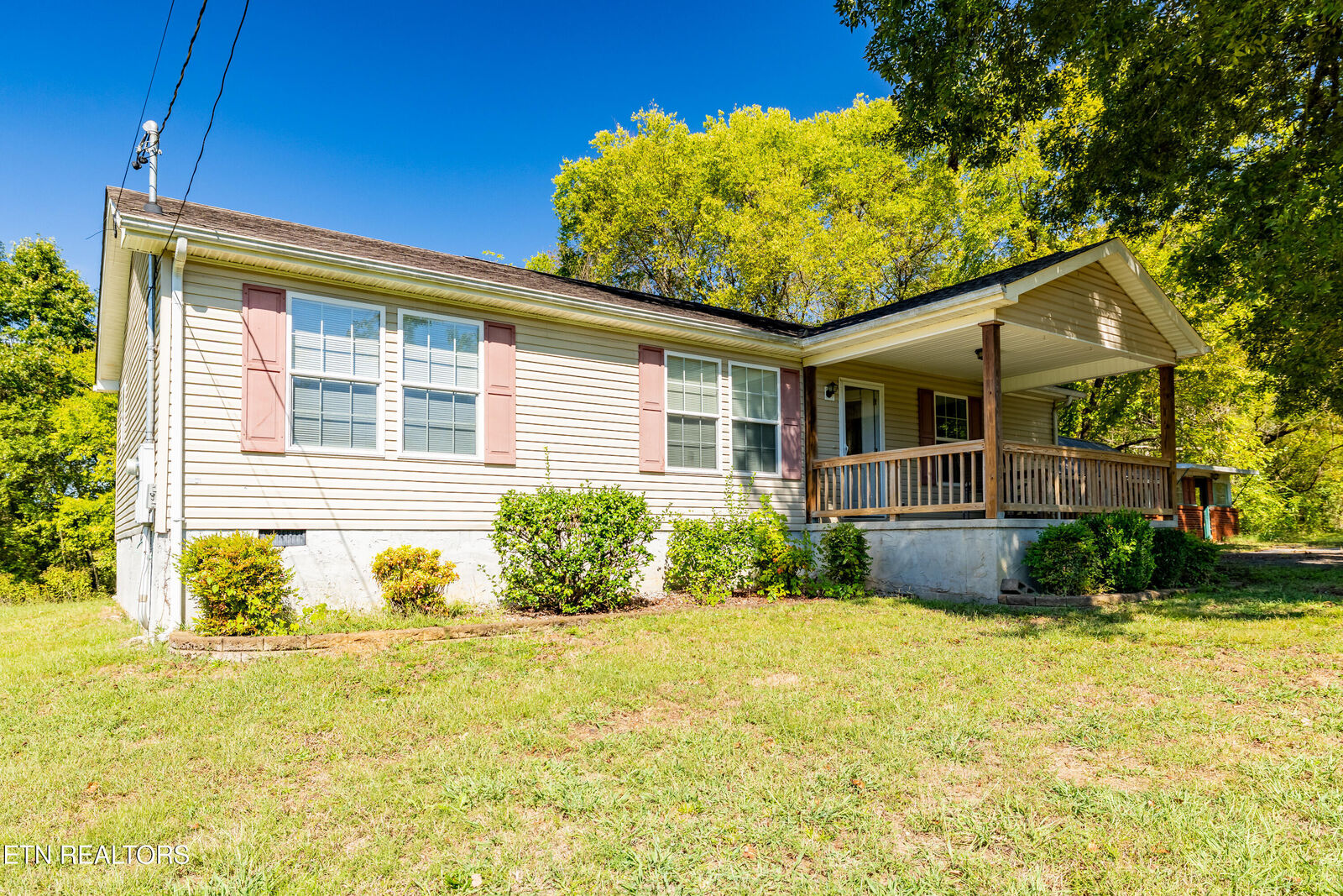 Property Photo: 1231 Bowman Valley Rd TN 37920