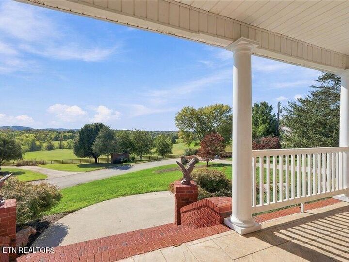 Property Photo: 7324 Meadow Creek Tr TN 37931