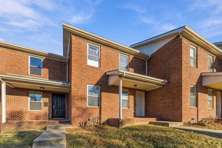 Property Photo:  502 Tecumseh Trail D  KY 40383 