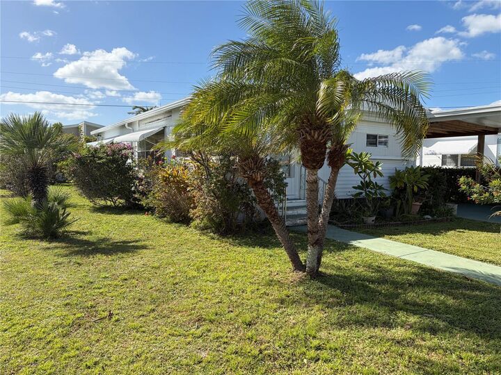 Property Photo:  4949 Oakland Hills Avenue  FL 34234 