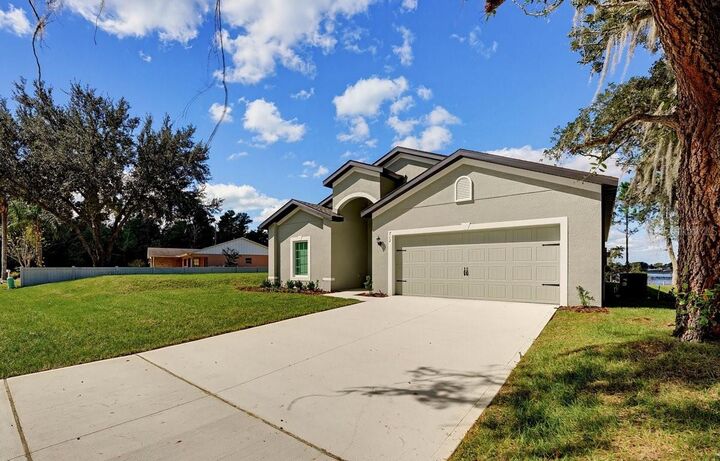 Property Photo: 712 Alderwood Avenue FL 32738