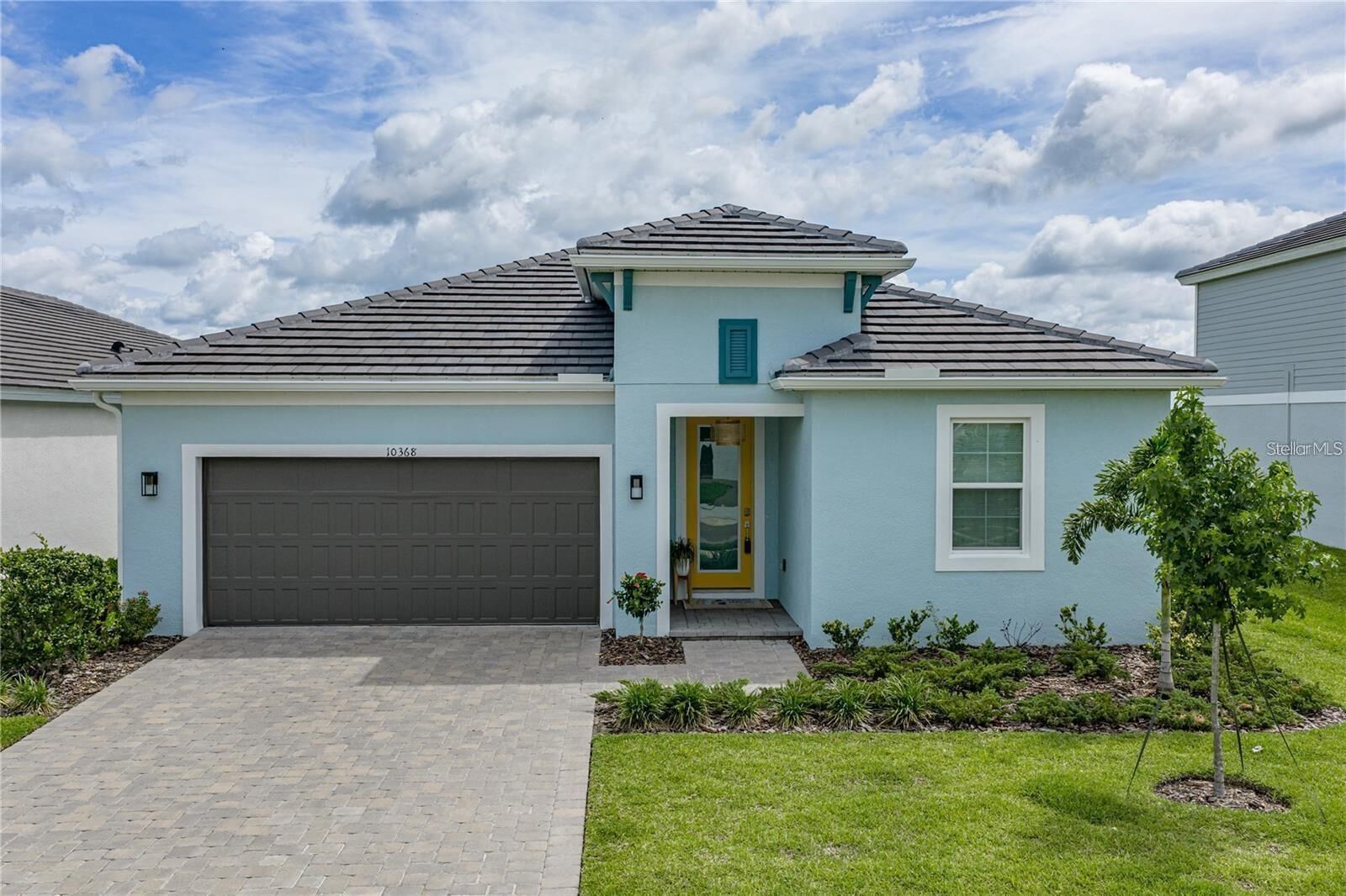 Property Photo: 10368 Fieldstone Myrtle Way FL 33576