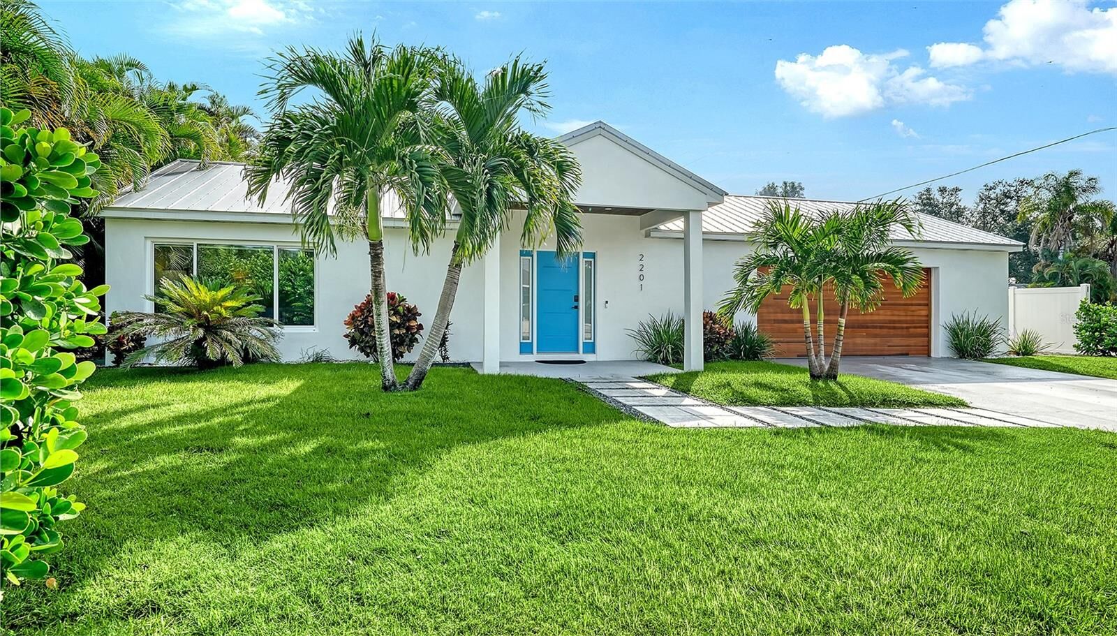 Property Photo:  2201 Webber Street  FL 34239 
