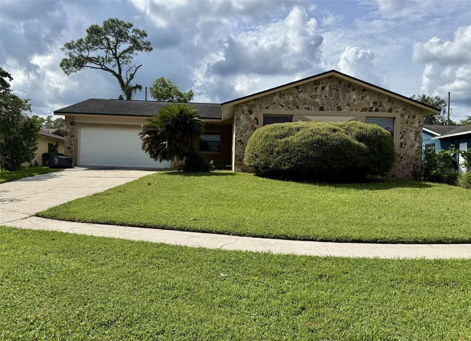 Property Photo:  914 Little Bend Road  FL 32714 