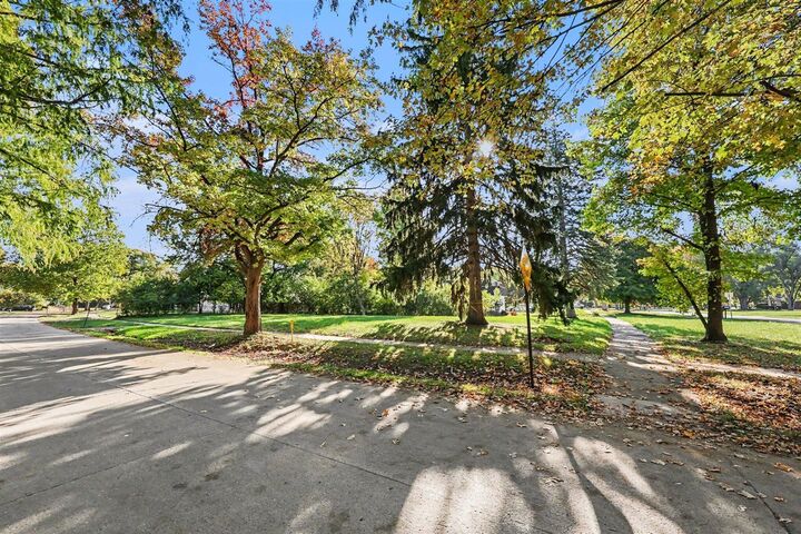 Property Photo:  26760 Lathrup Boulevard  MI 48076-4633 