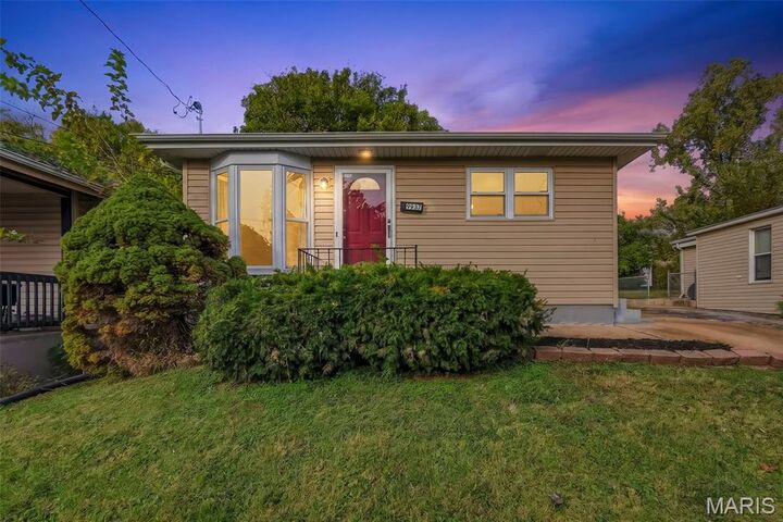 Property Photo: 9937 Brook Avenue MO 63125