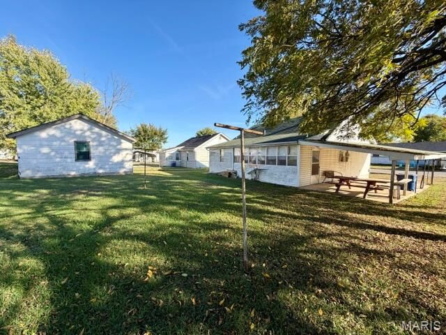 Property Photo: 402 W Hunt Street MO 65560