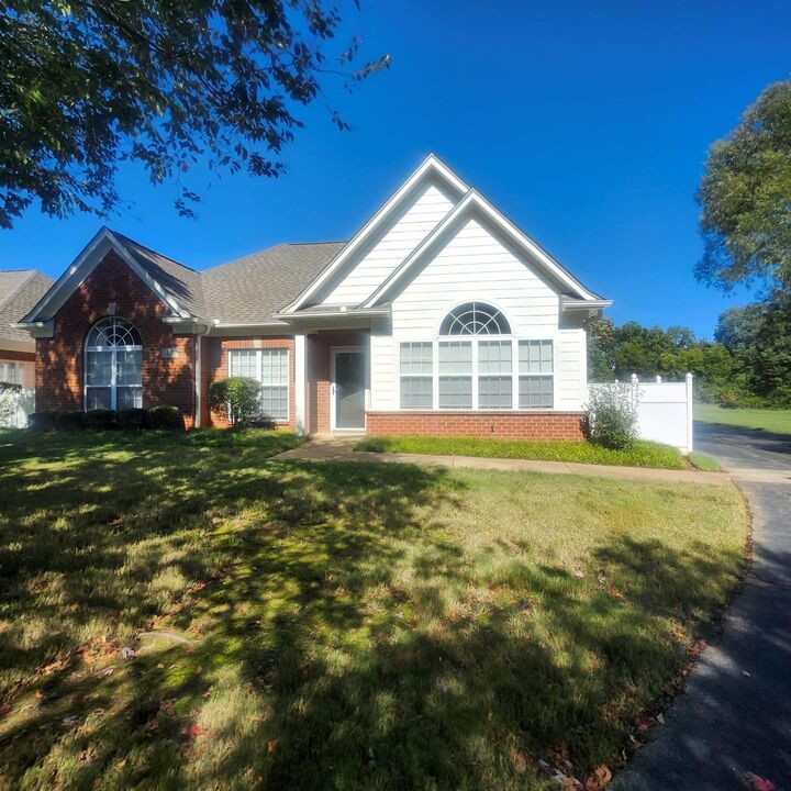 Property Photo: 1497 Castle Pines Dr 18 TN 38017