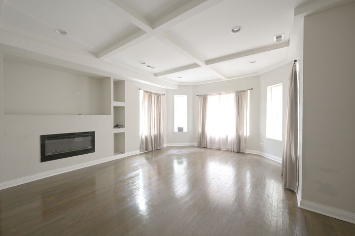 Property Photo: 8146 S Langley Avenue IL 60619
