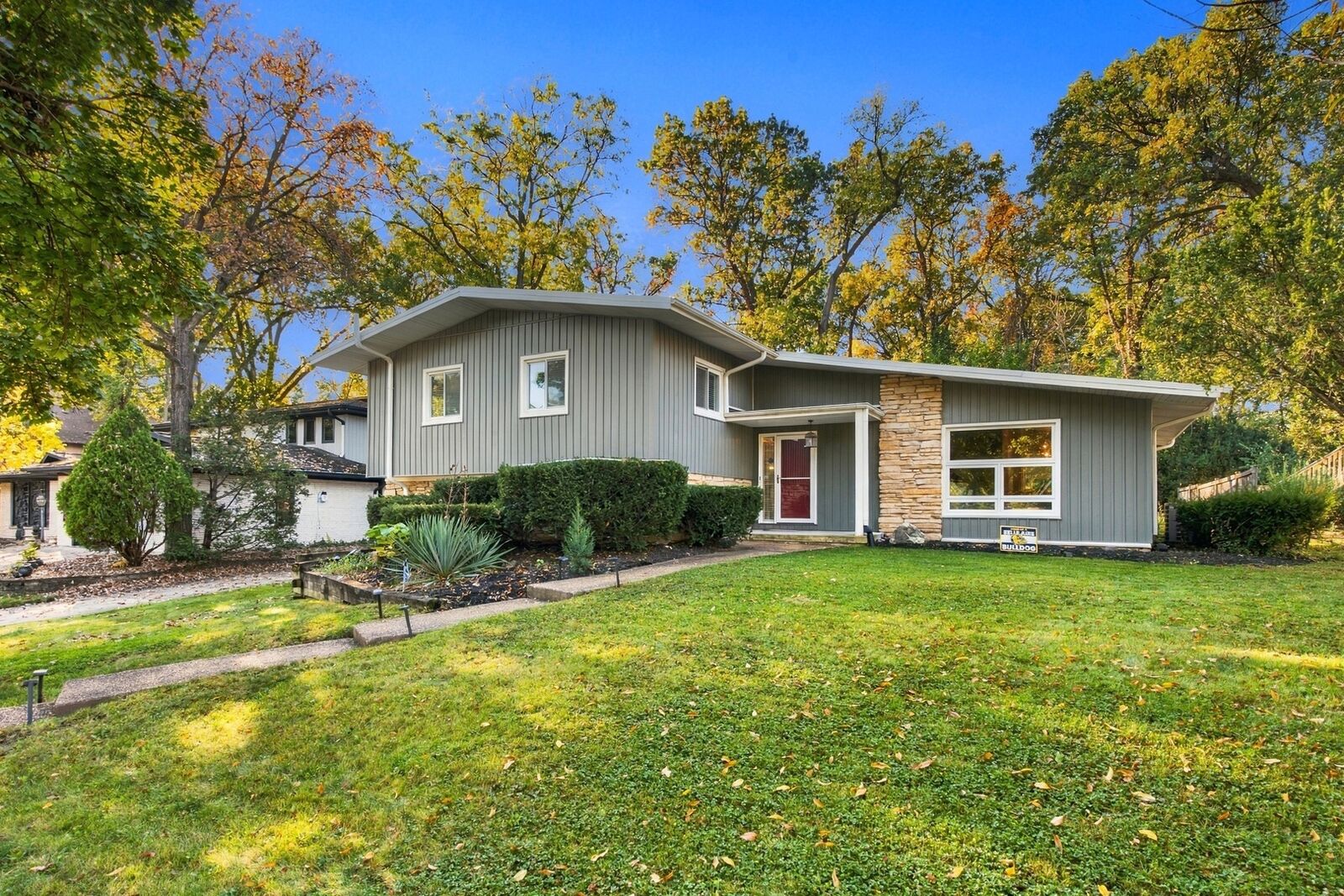 Property Photo:  1161 Barneswood Drive  IL 60515 