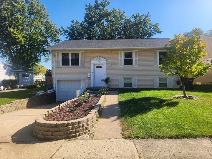 Property Photo:  413 E Fullerton Avenue  IL 60139 