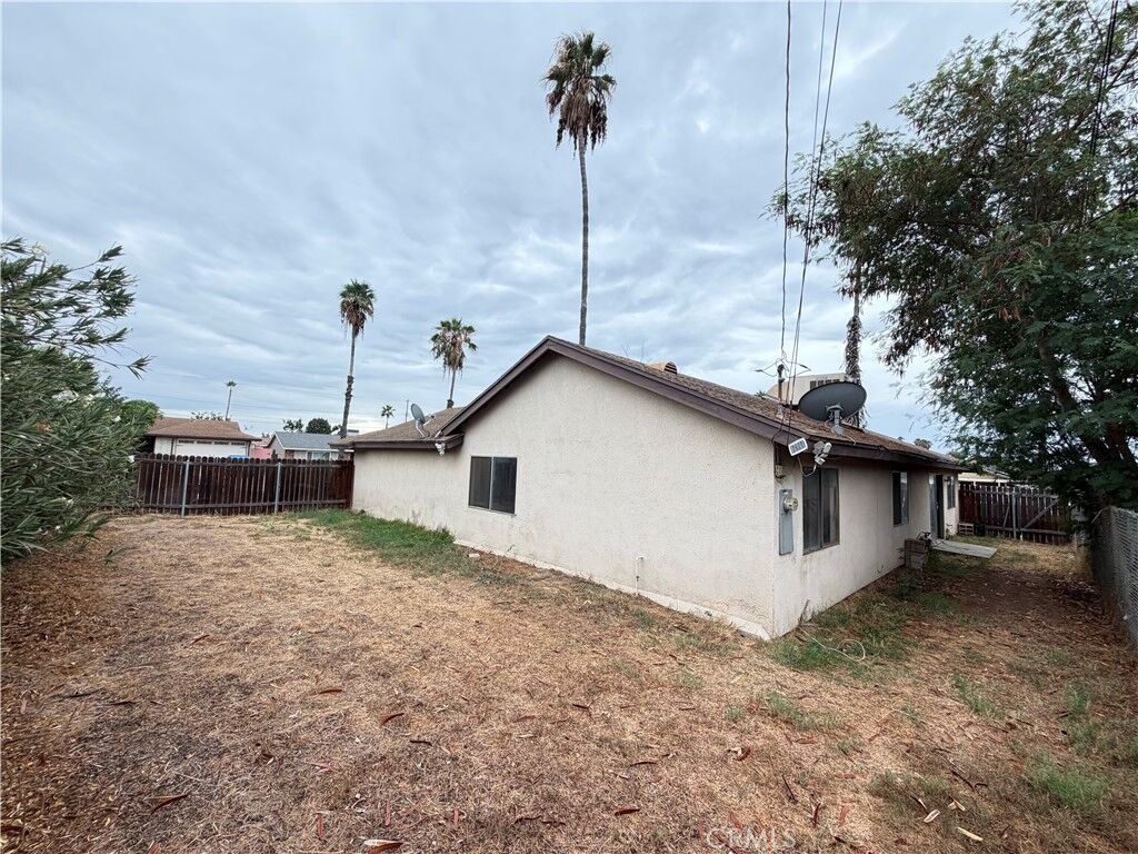 Property Photo: 1448 S Iris CA 92316