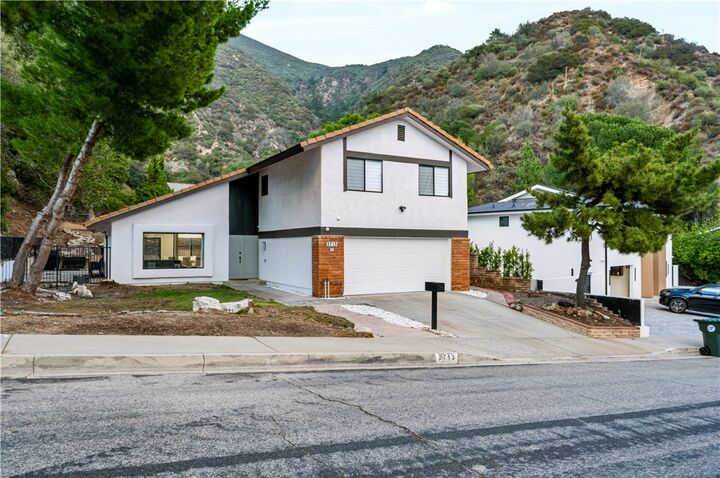 Property Photo: 2713 Starfall Drive CA 91214