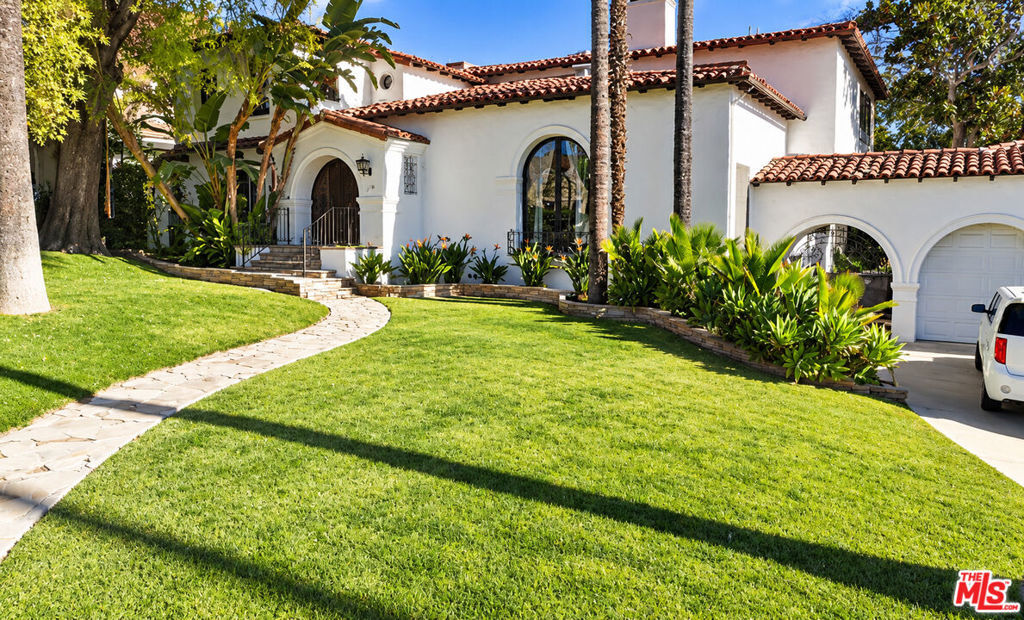 Property Photo:  1530 Valley View Road  CA 91202 