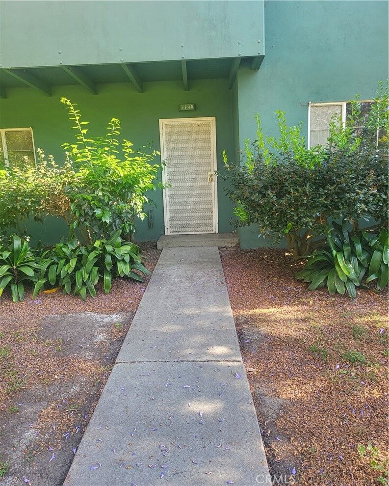 Property Photo:  5148 Village  CA 90016 