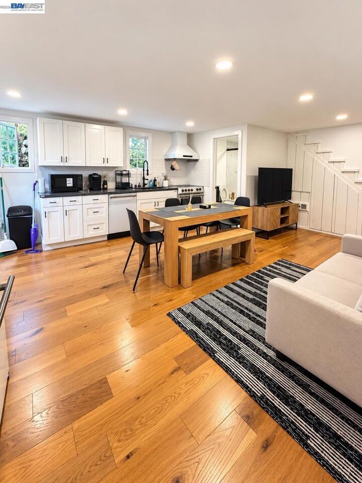 Property Photo: 427 Locust St CA 95060