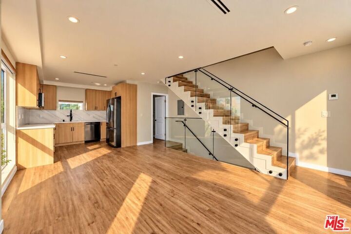 Property Photo: 1963 N Beachwood Drive CA 90068