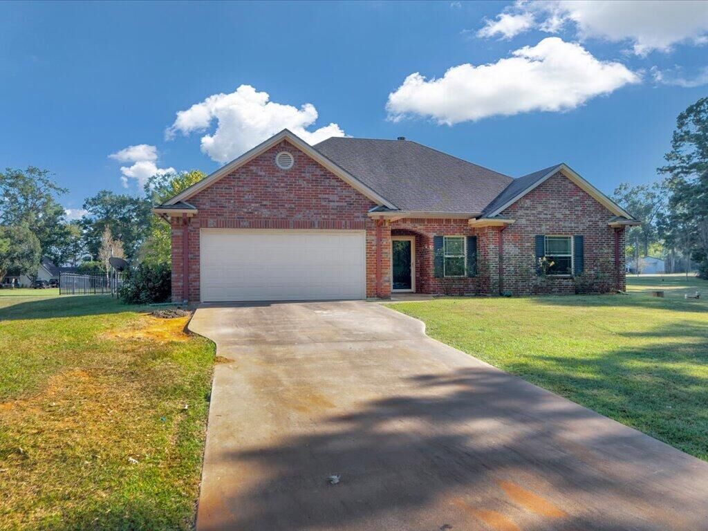 Property Photo:  559 Cr 7542  TX 75964 
