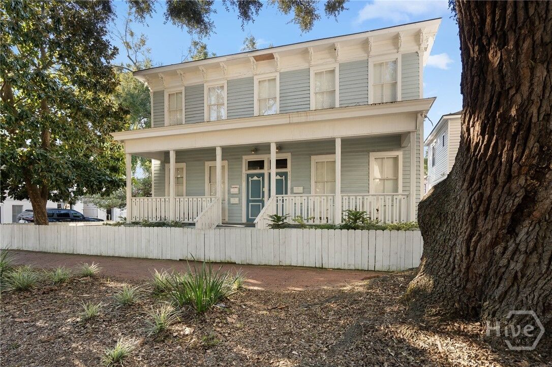 Property Photo: 303 W Park Avenue C GA 31401