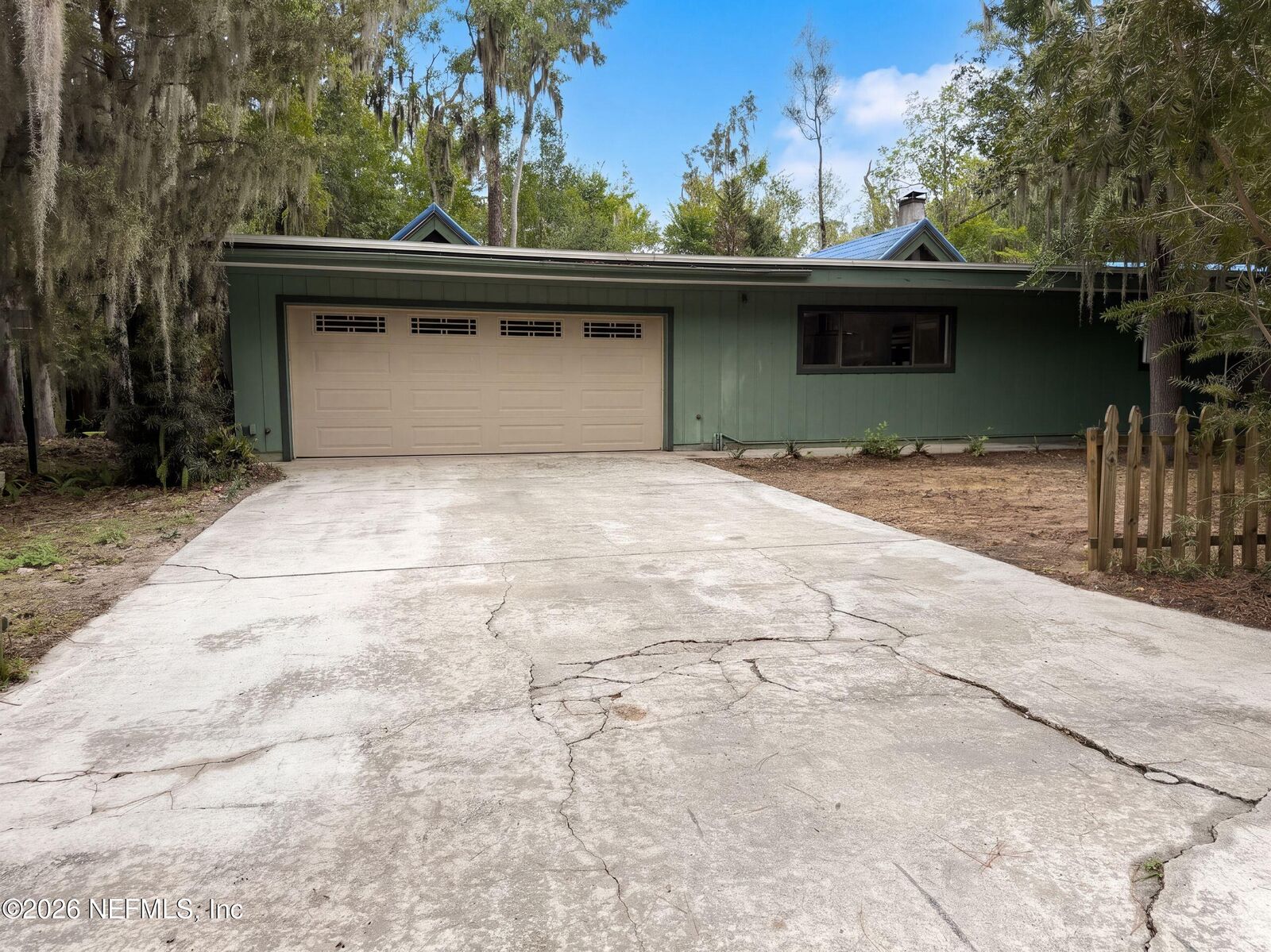 Property Photo: 2623 Lynnhaven Terrace FL 32223