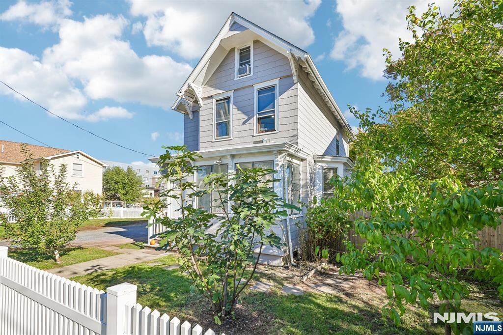 Property Photo:  20 Tompkins Street  NJ 07052 