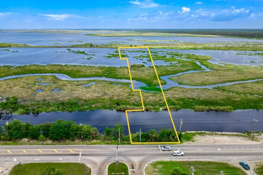 Property Photo: 4591 Pontchartrain Drive LA 70458