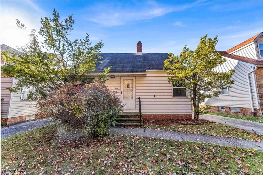 Property Photo:  15700 Fernway Drive  OH 44137 