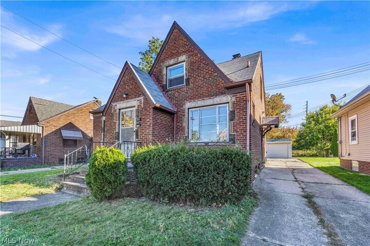 Property Photo:  951 E 237th Street  OH 44123 