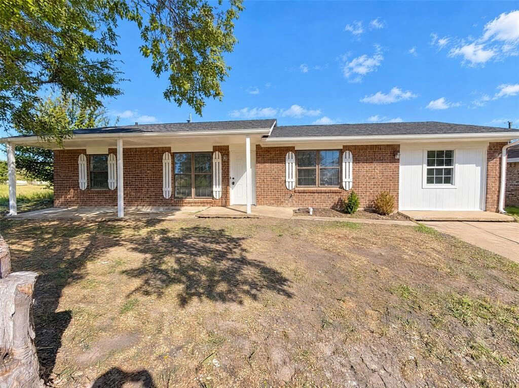Property Photo: 1535 El Camino Circle TX 75407