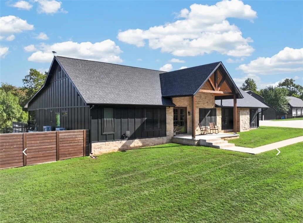 Property Photo: 13056 Riders Lane AR 72736