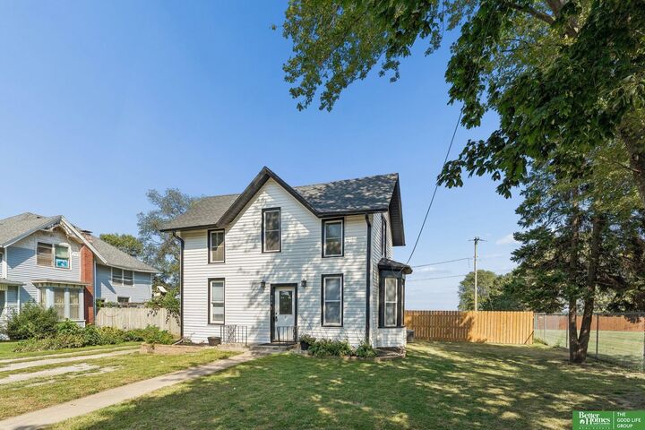 Property Photo:  904 Main Street  IA 51653 