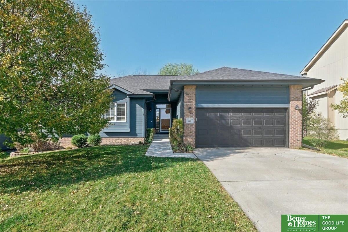 Property Photo:  126 Longwood Drive  NE 68133 