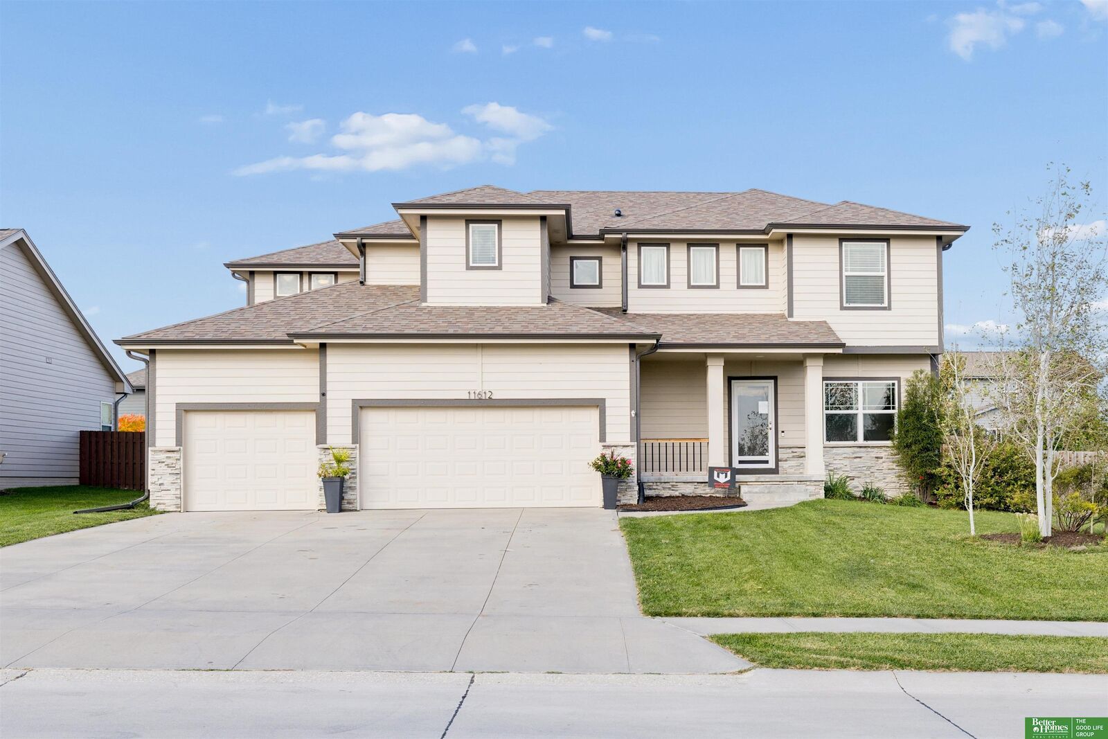 Property Photo: 11612 S 110 Avenue NE 68046
