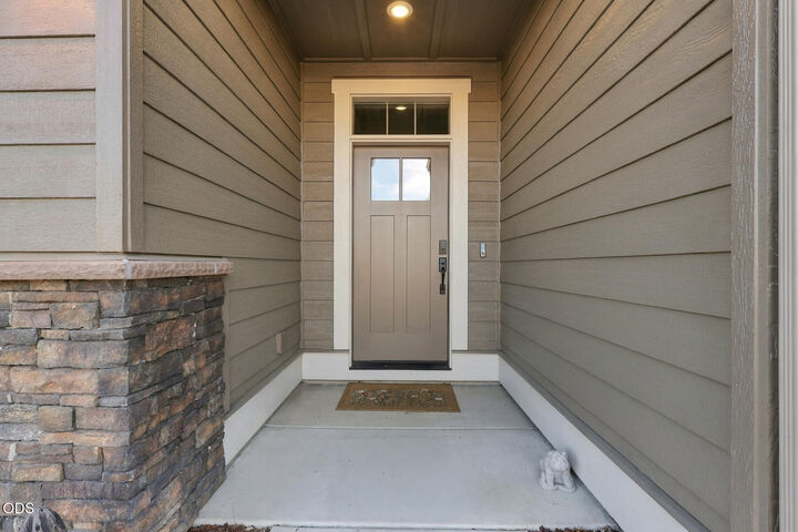 Property Photo:  16691 Tannenhorst Drive  OR 97739 