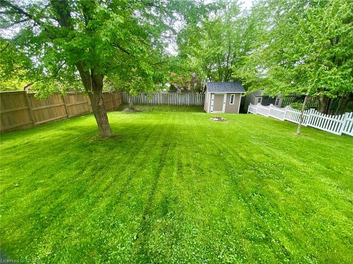 Property Photo:  43 Beckett Boulevard  ON N4G 5N2 