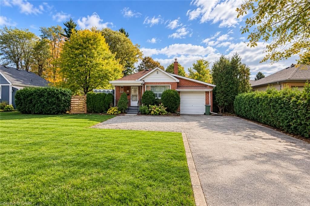 Property Photo:  82 Wilson Street E  ON L9G 2B5 