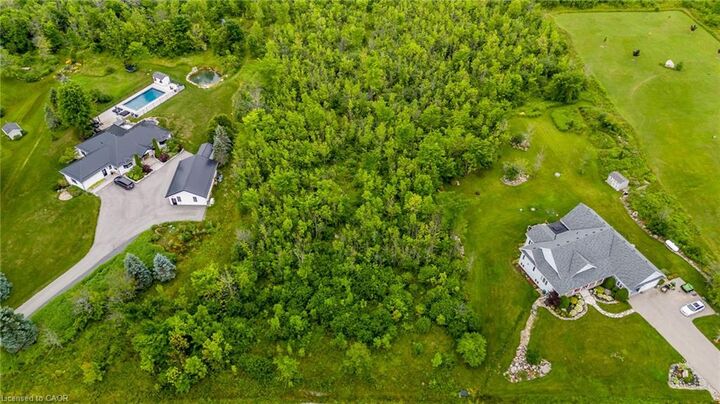 Property Photo: 106 Ridgecrest Lane ON N0H 2P0