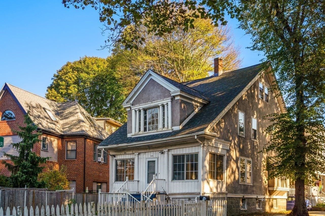 Property Photo:  244 Jamaicaway  MA 02130 