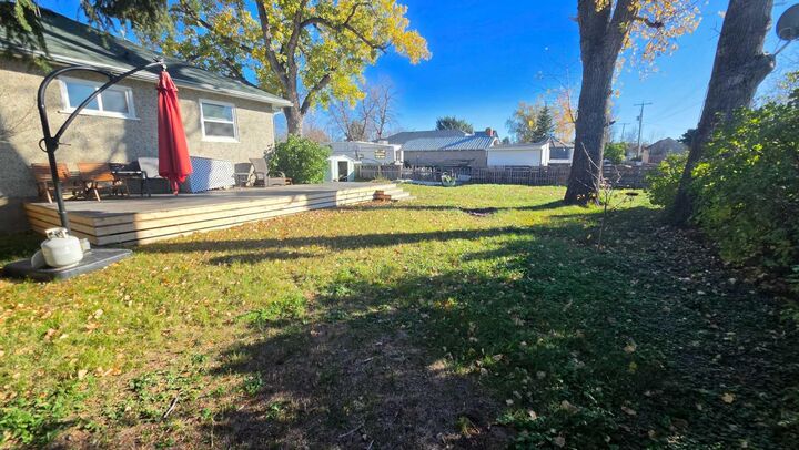 Property Photo: 112 2 Avenue NE AB T0K 1M0