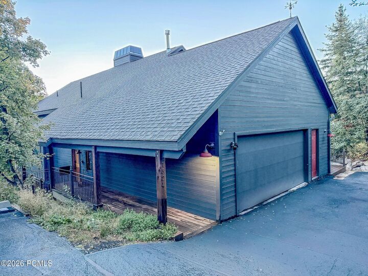 Property Photo: 7324 Stagecoach Drive UT 84098