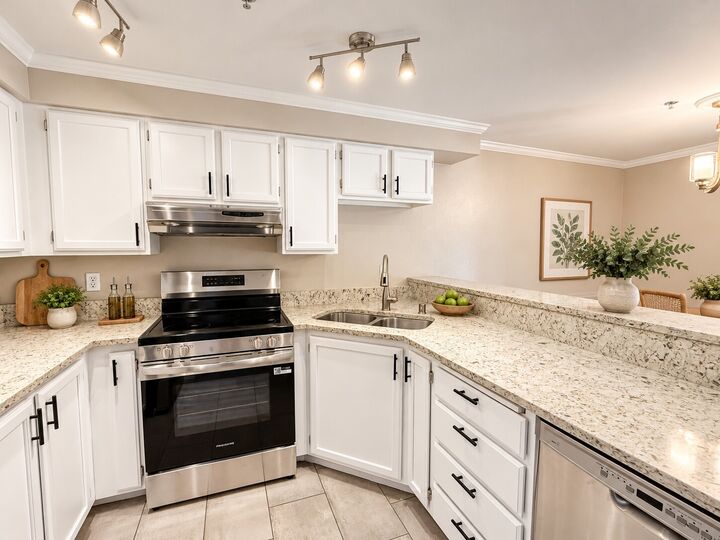 Property Photo: 19418 Bothell Way NE A302 WA 98011
