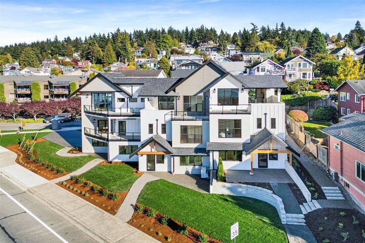 Property Photo:  502  12th Street  WA 98225 