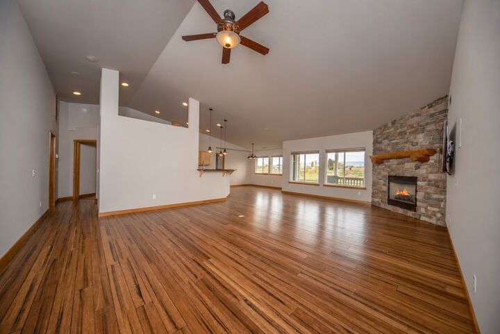 Property Photo:  261  El Bronco Lane  WA 98926 