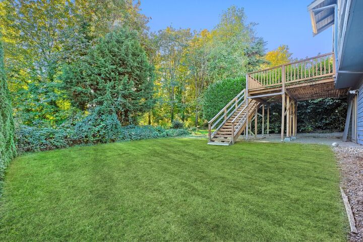 Property Photo:  613 SW Austin Place  WA 98016 