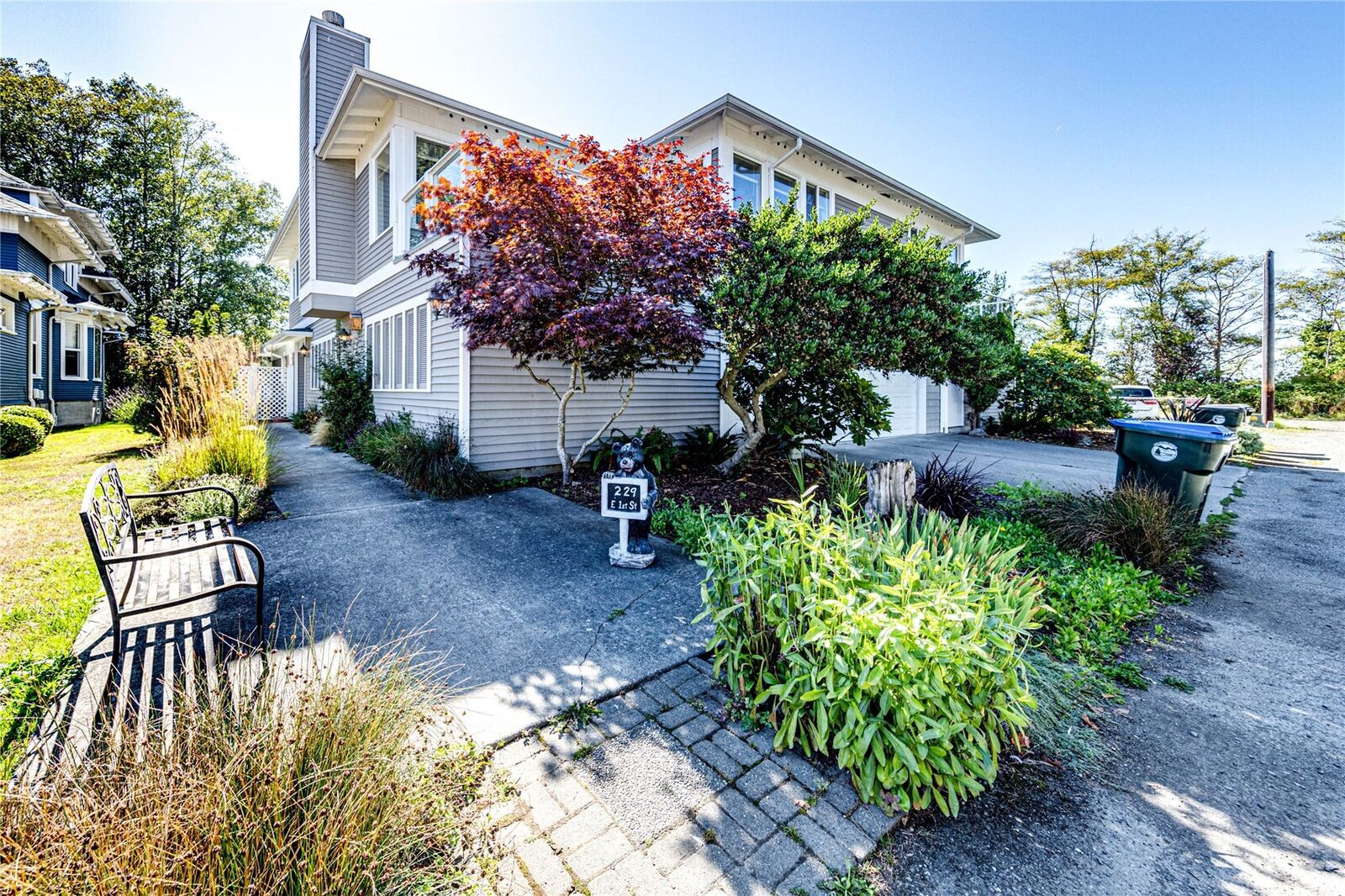 Property Photo: 229 E 1st Street 3 WA 98362