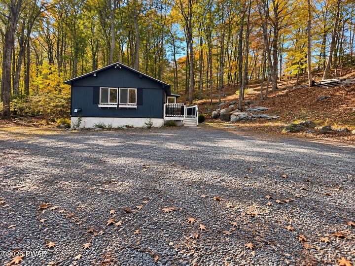 Property Photo: 1240 Valley Drive PA 18302