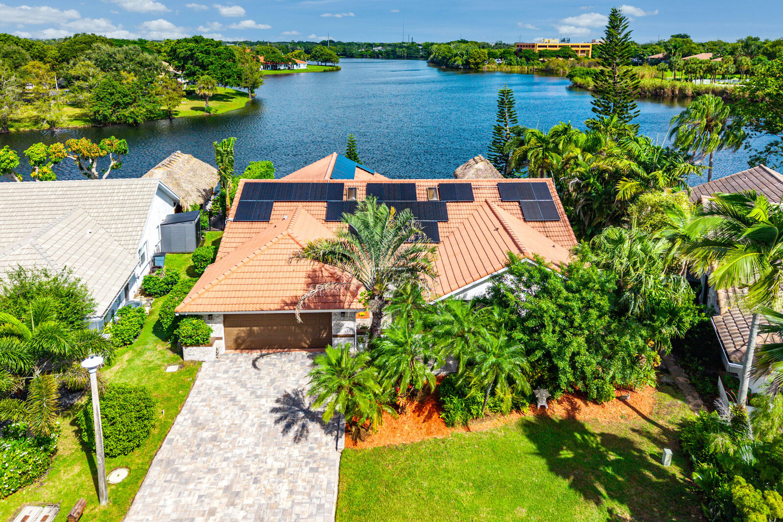 Property Photo:  9 Aspen Court  FL 33436 