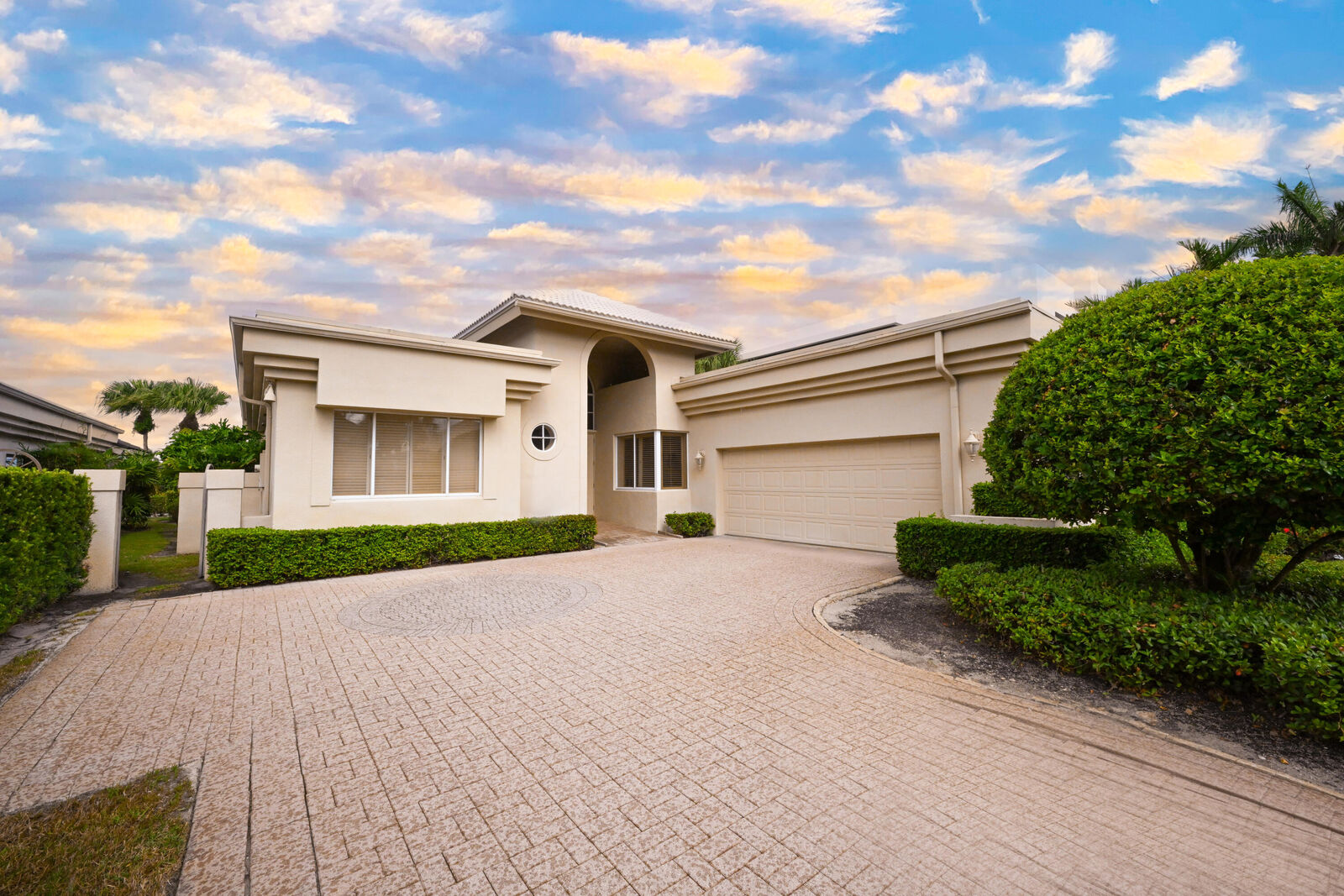 Property Photo: 17345 Loch Lomond Way FL 33496