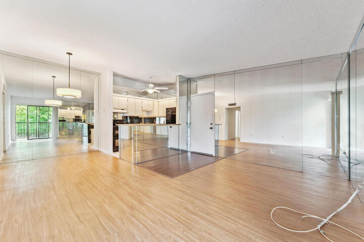 Property Photo:  10411 E Clairmont Circle 211  FL 33321 